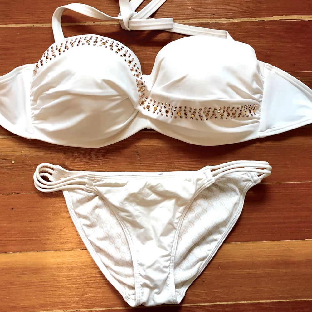 Victoria’s Secret Knockout bandeau white two piece bikini w/ gold details!